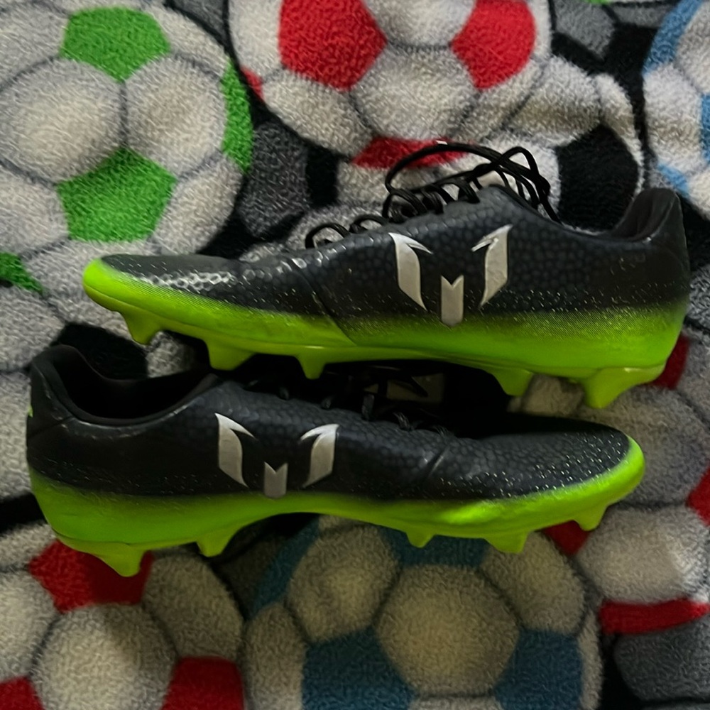 Messi 16.3 Adidas Cleats Size 8